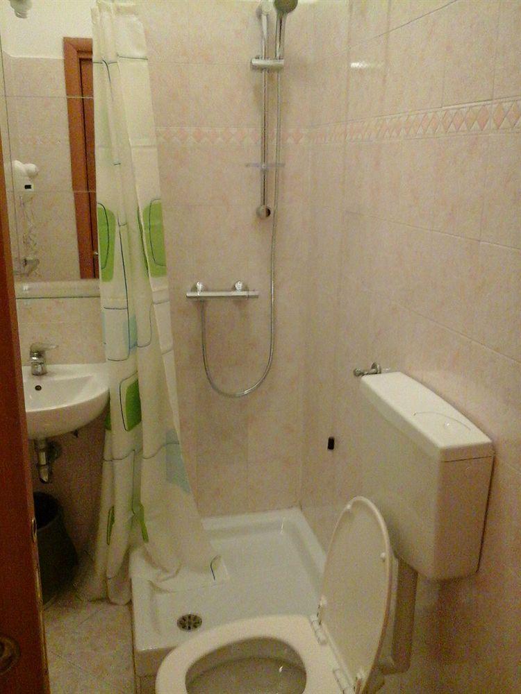 Merulana Star Pensión 3*